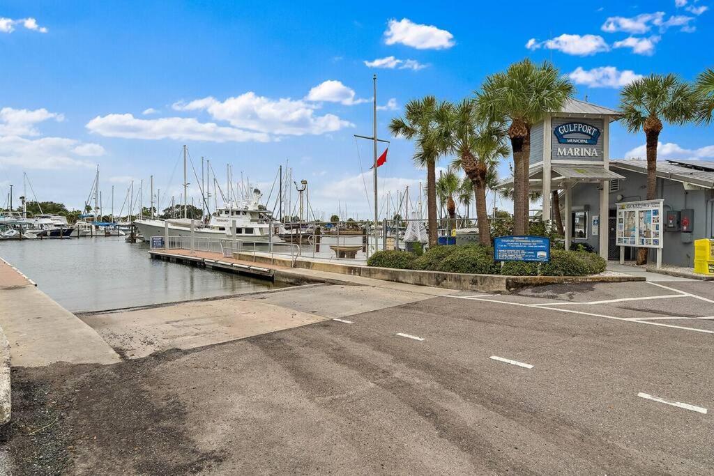 Quaint Gulfport Beach Bungalow St. Petersburg Luaran gambar