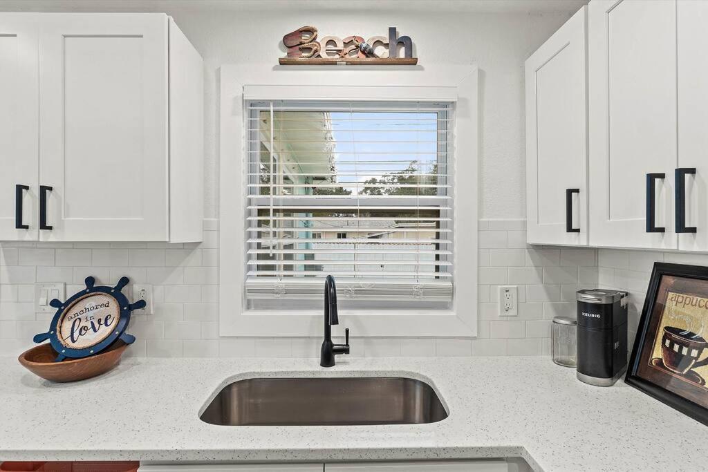 Quaint Gulfport Beach Bungalow St. Petersburg Luaran gambar
