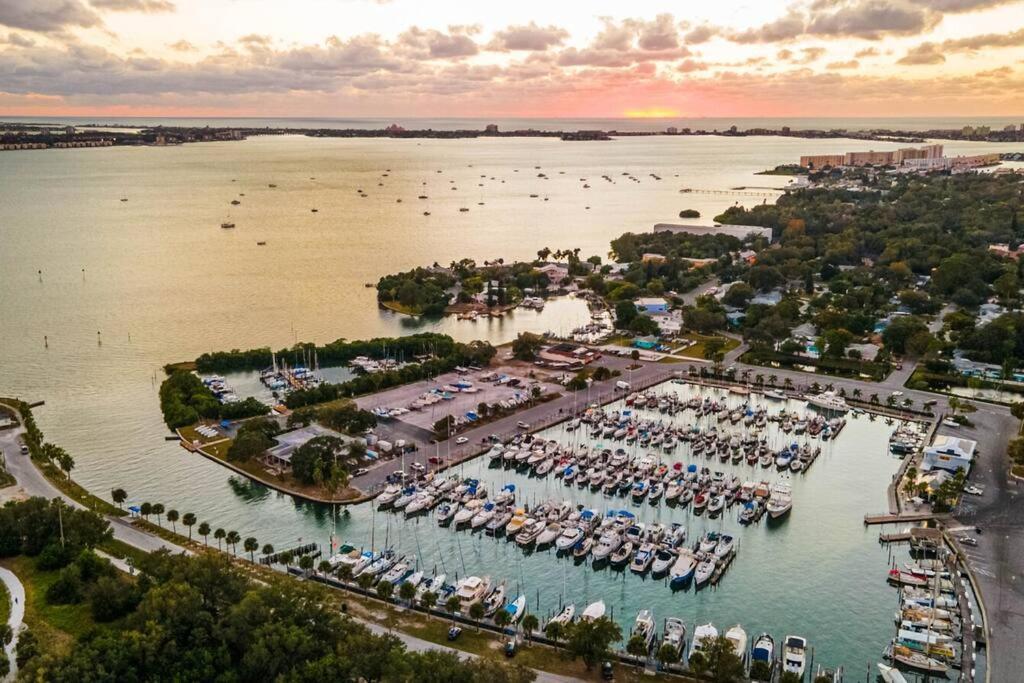 Quaint Gulfport Beach Bungalow St. Petersburg Luaran gambar