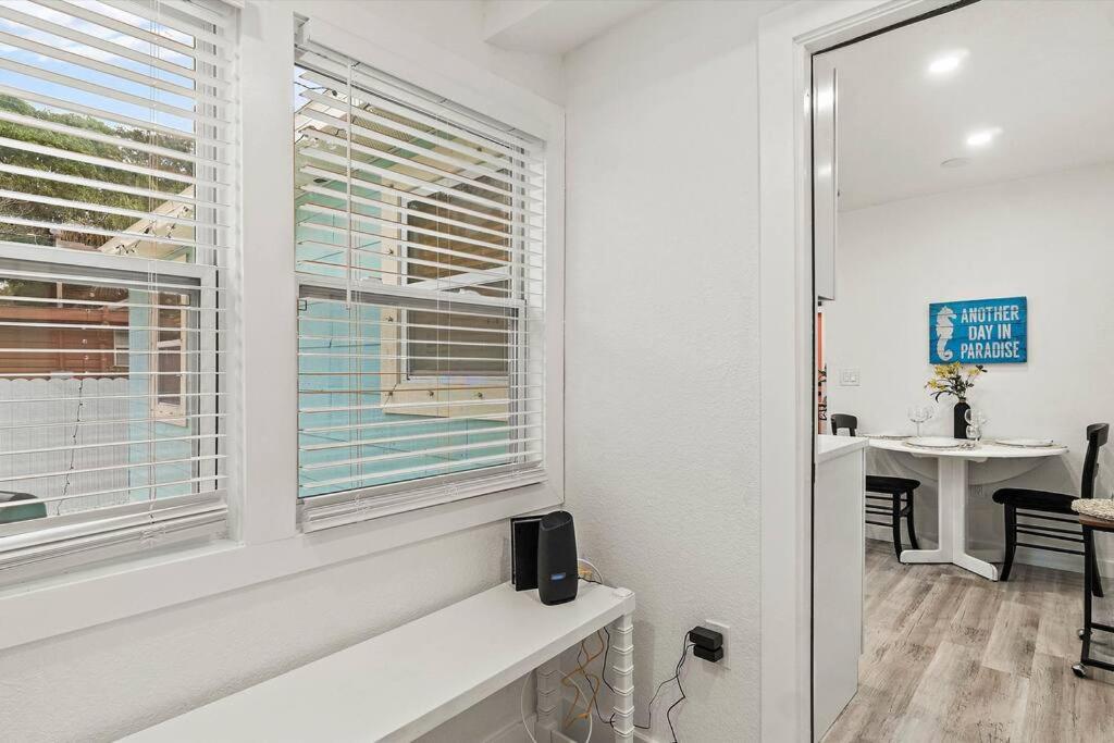 Quaint Gulfport Beach Bungalow St. Petersburg Luaran gambar