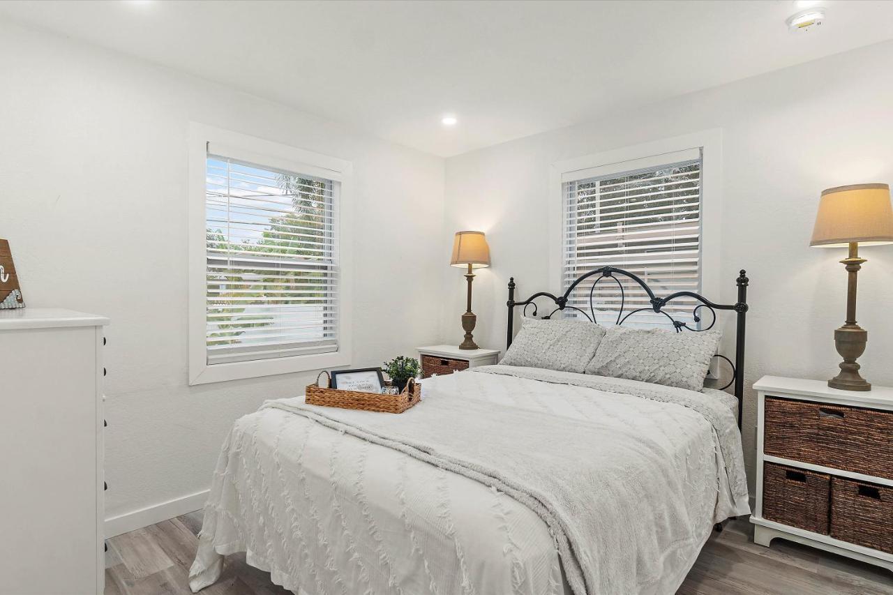 Quaint Gulfport Beach Bungalow St. Petersburg Luaran gambar