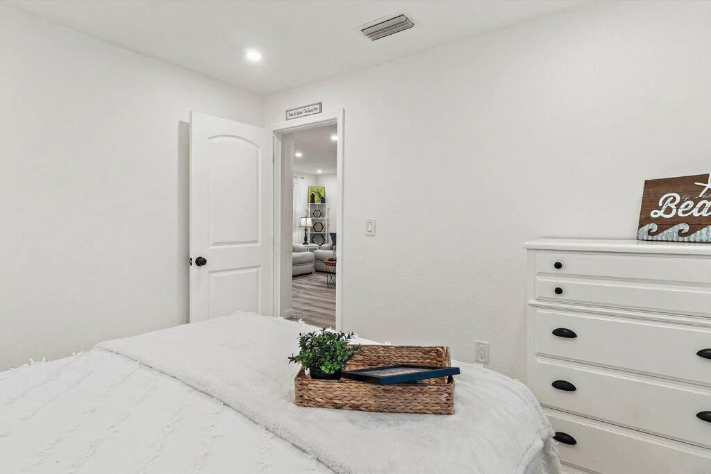 Quaint Gulfport Beach Bungalow St. Petersburg Luaran gambar